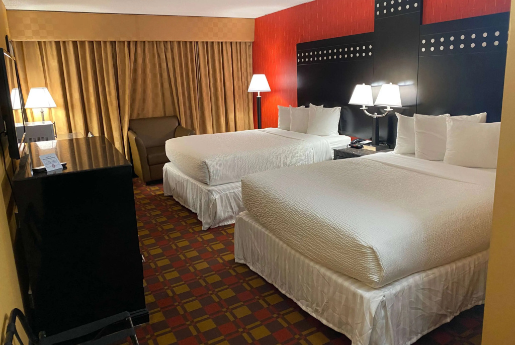 Ramada by Wyndham Rochelle Park Near Paramus