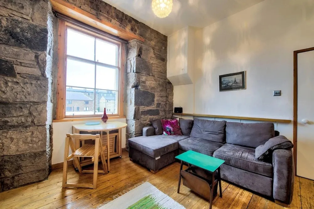 Lovely Central 1BR Flat in Prime Festival Location