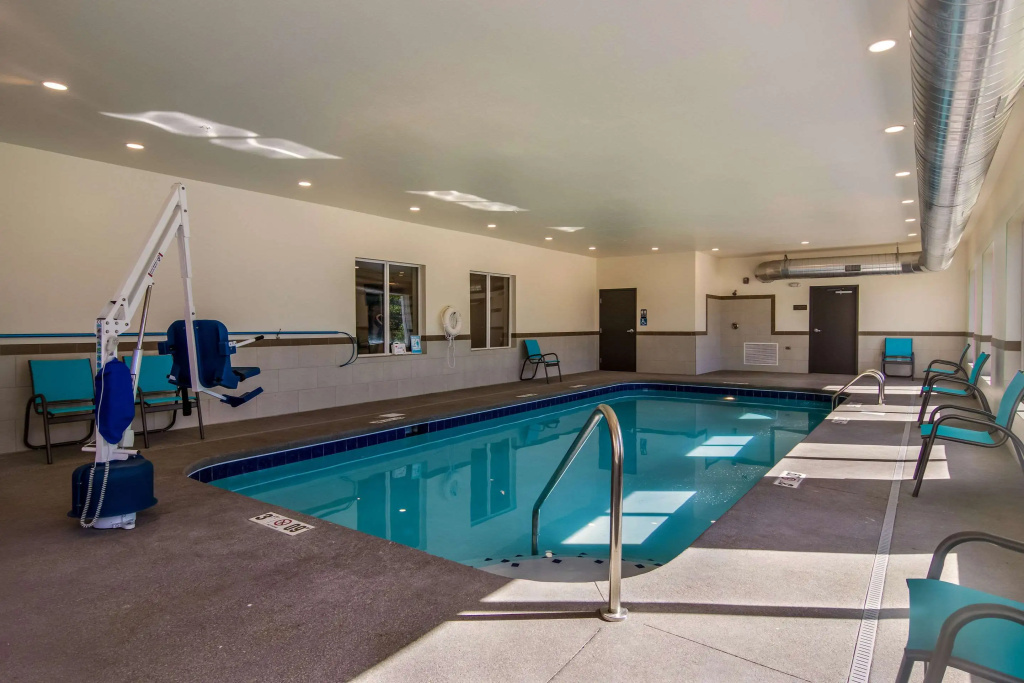 Comfort Suites Brunswick Town Center
