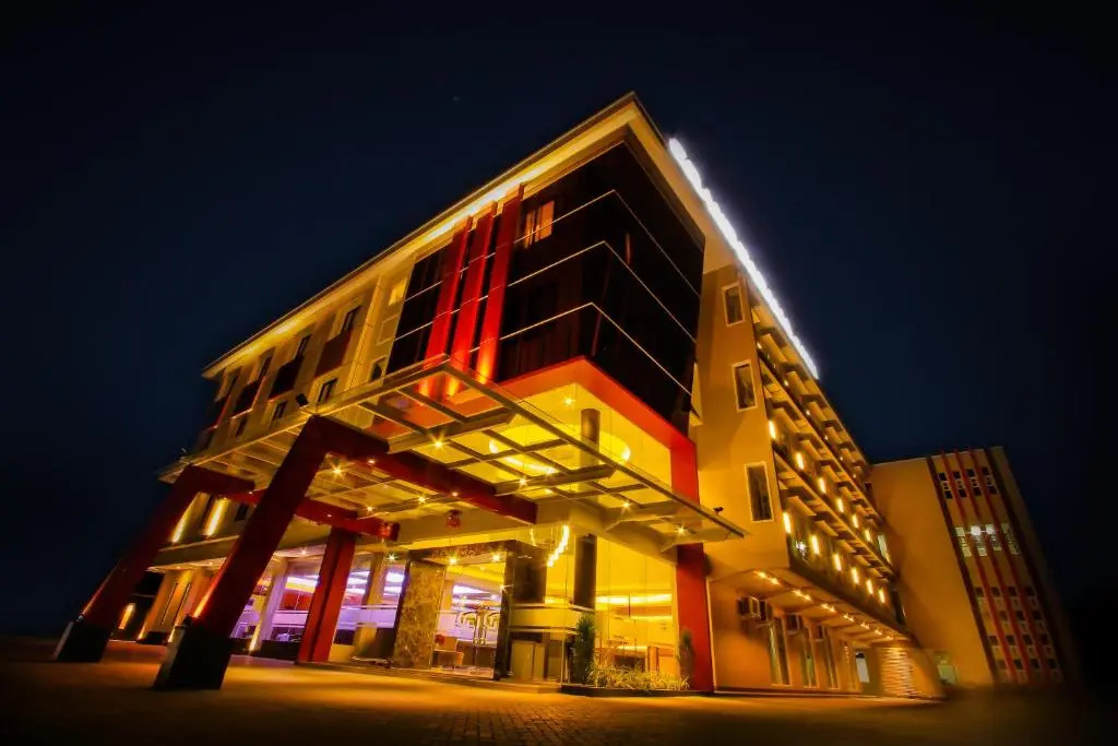 Grand Parama Hotel