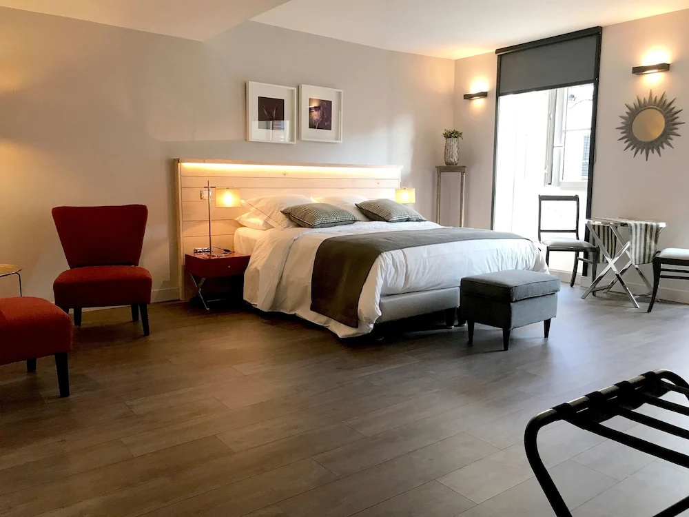 LOGIS Hotel-Restaurant Le Relais dAligre