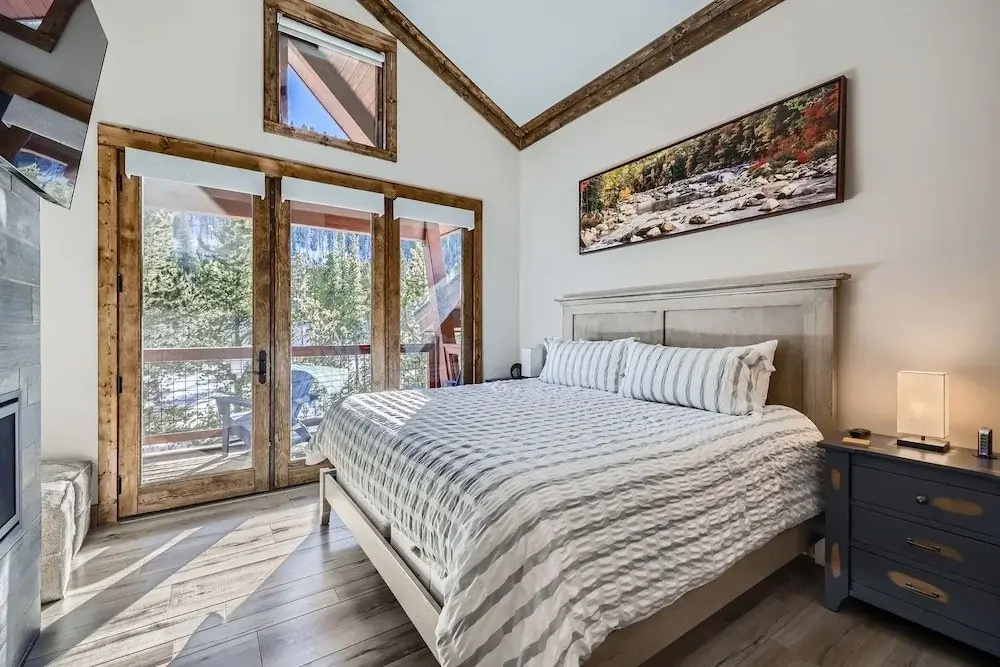 1890 The Seasons 3 Bedroom Townhouse