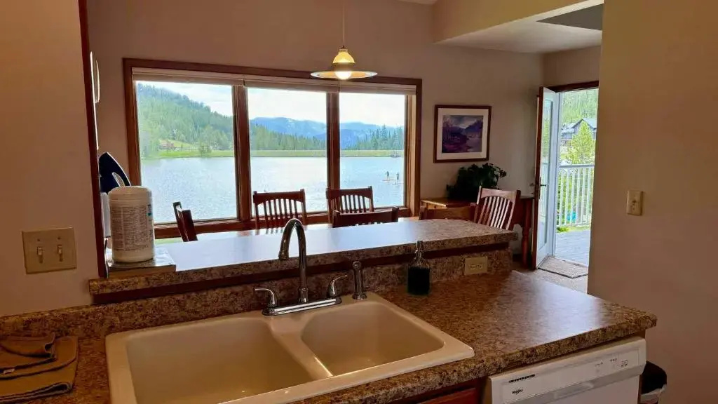Lake Condominiums Big Sky Private Timeshares