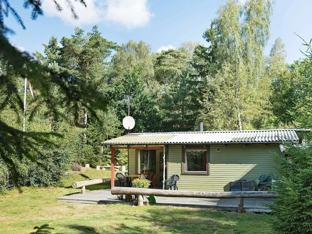 Well-furnished Holiday Home Nearby a Recreational Lake