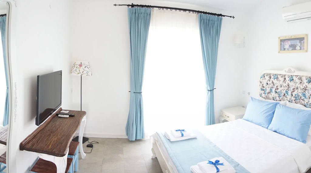Tarcin Alacati Otel