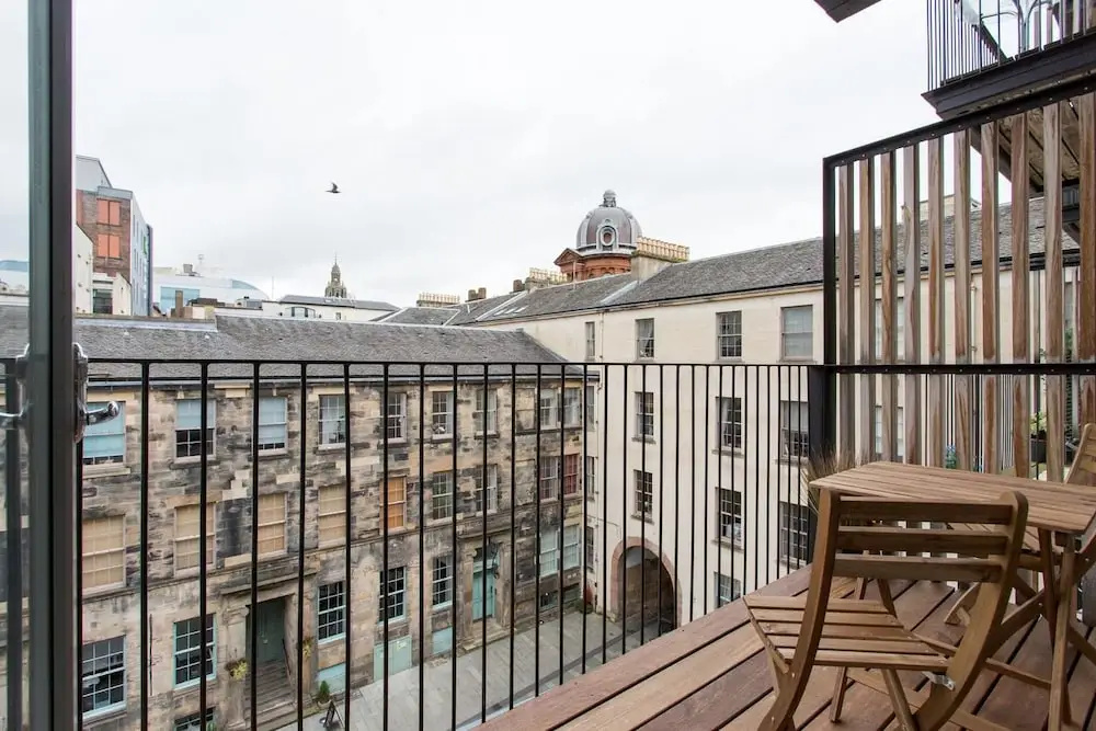 Chic Merchant City Apt. w/ Balcony