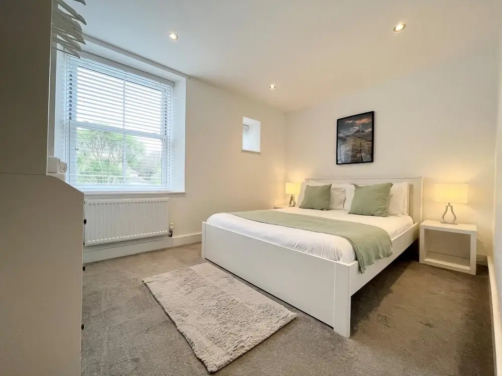Spacious Apartment Parking Close to Seafront