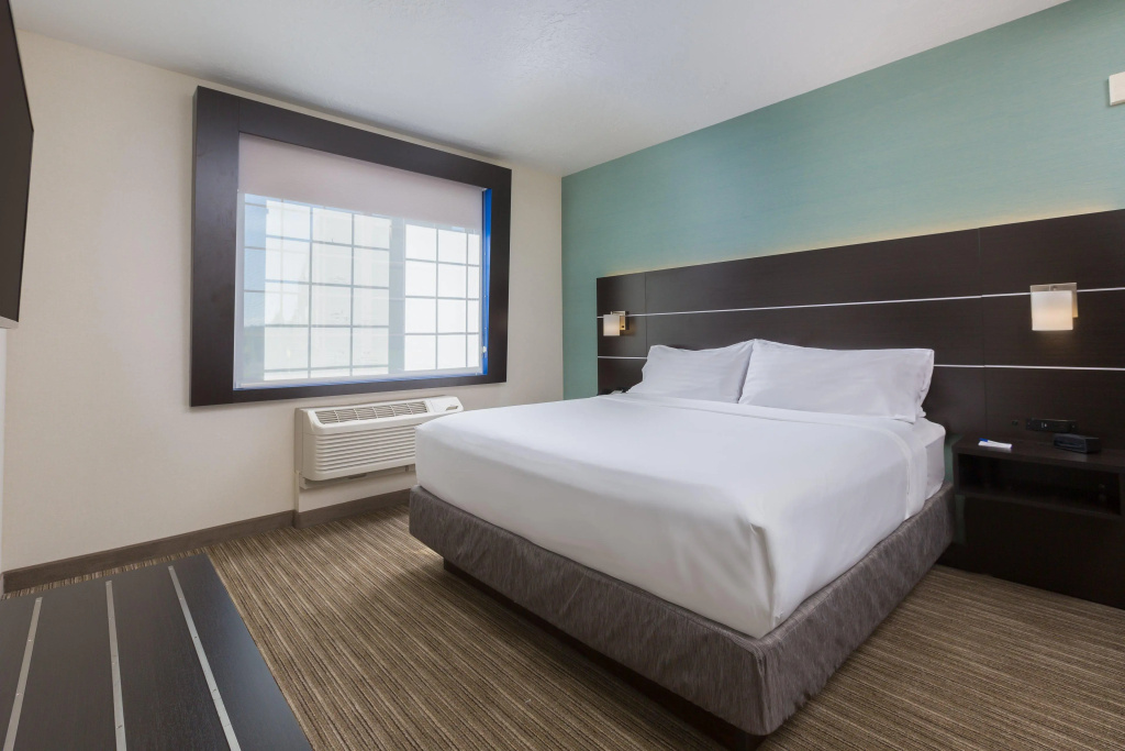 Holiday Inn Express Hotel & Suites Eugene Downtown - University by IHG