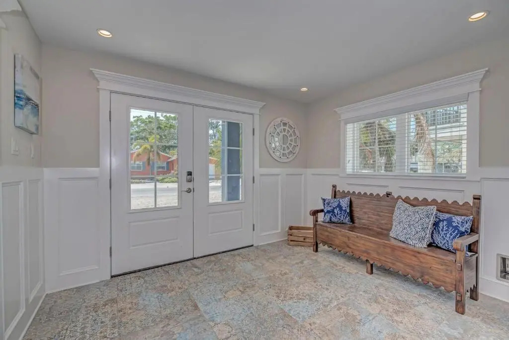 4 bed 4 and a half bath SLEEPS 10 elevator Heated Pool Spa Free WiFi boat dock
