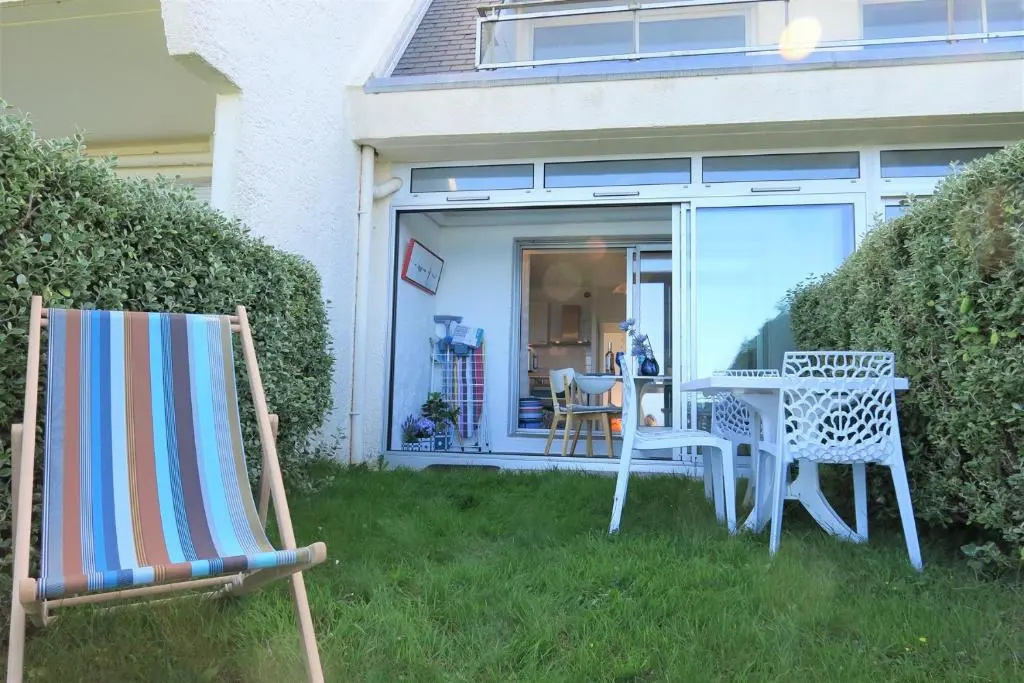 Bel appartement rénové avec jardin, VUE MER à PERROS-GUIREC - Réf 946