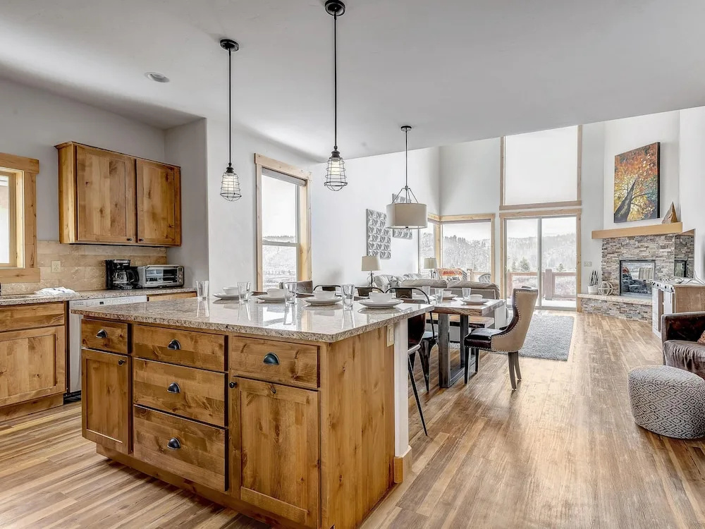 Beautiful 4BD near Winter Park HOT TUB