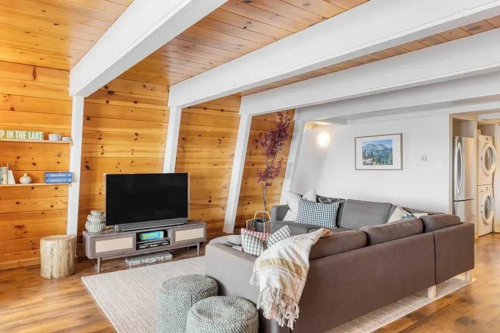 Chickadee by AvantStay Modern A-Frame Cabin
