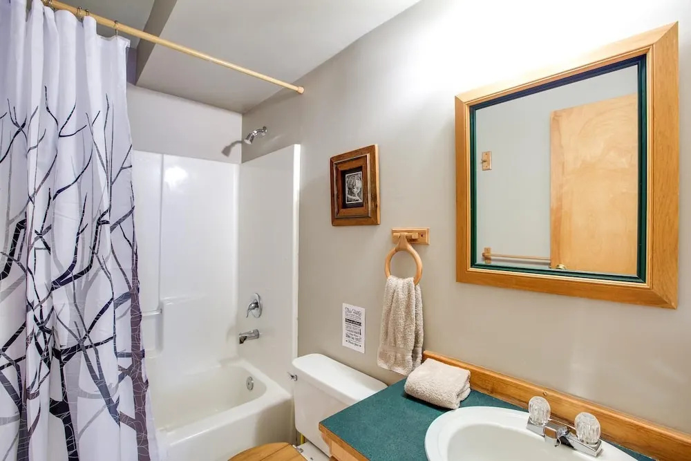 78sl - Hot Tub - Wifi - Bbq - Pets Ok - Sleeps 8 3 Bedroom Home