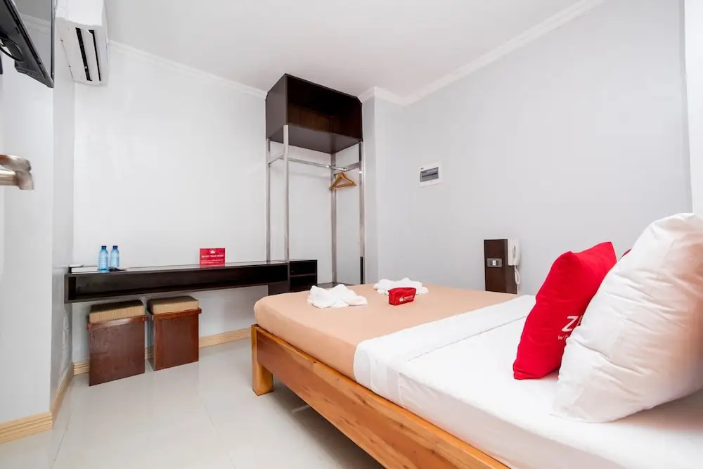 ZEN Rooms Burgos Street Vigan