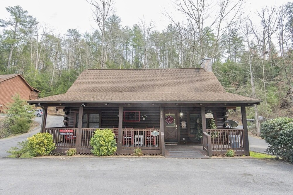 Er257-mountain Charm Great Location-close To Town 3 Bedroom Cabin