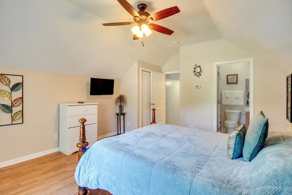 Screened Patio Rincon Home, 18 Mi to Savannah!