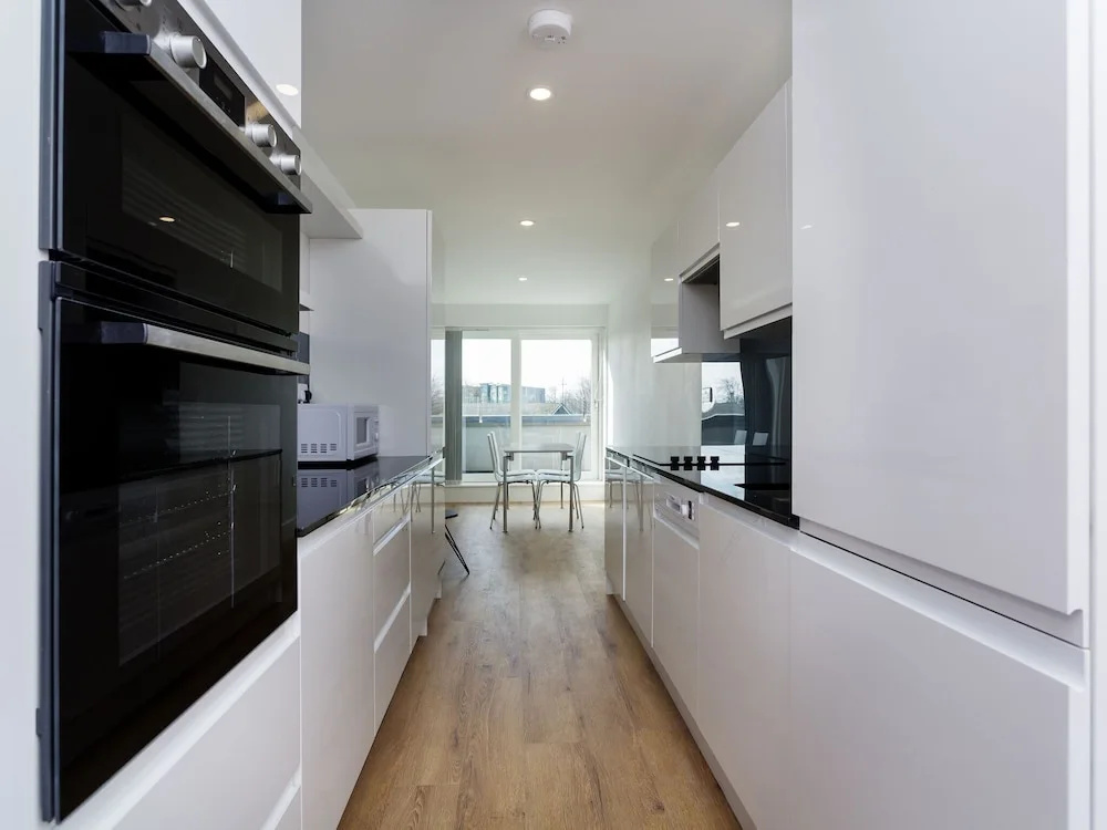Contemporary Holiday Home in London With Patio