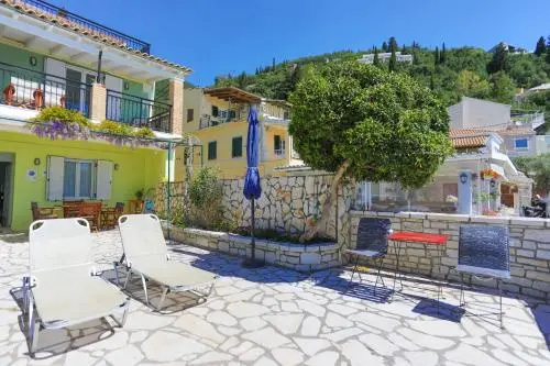 Kaminaki Beachfront Apartments