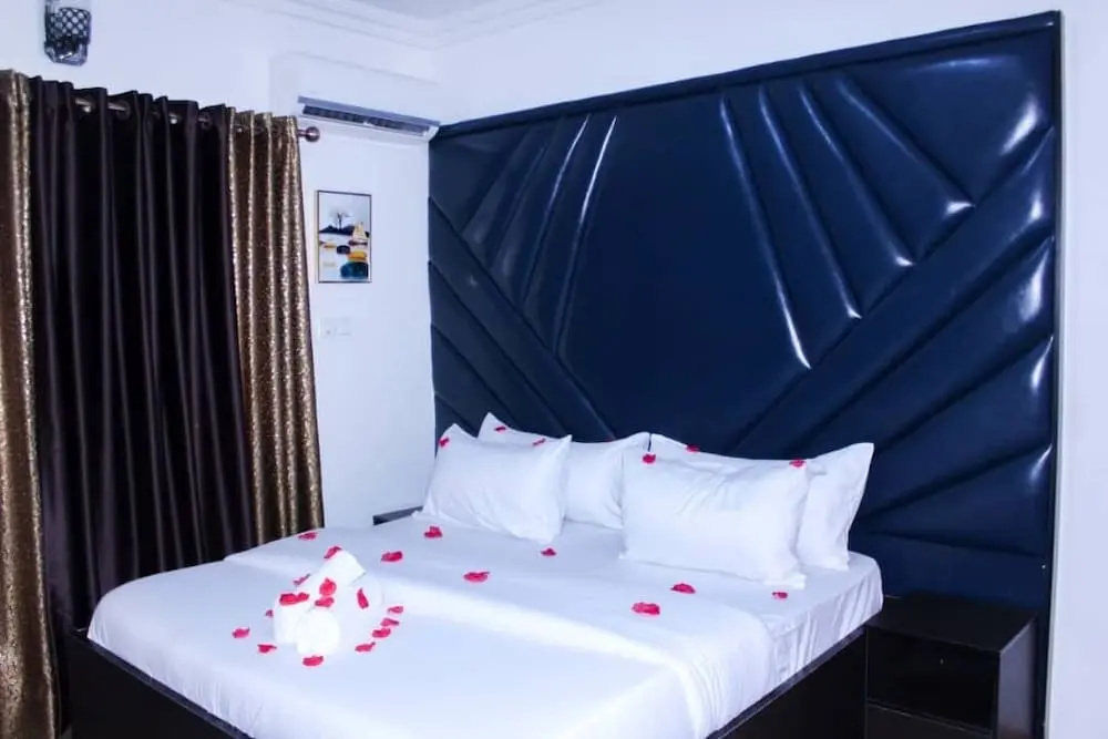 Vinchee Suites
