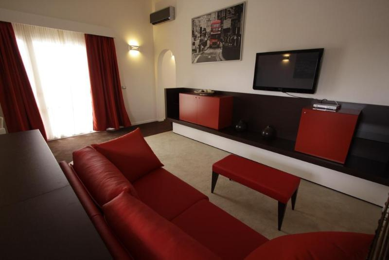 Hotel Paradise Airport