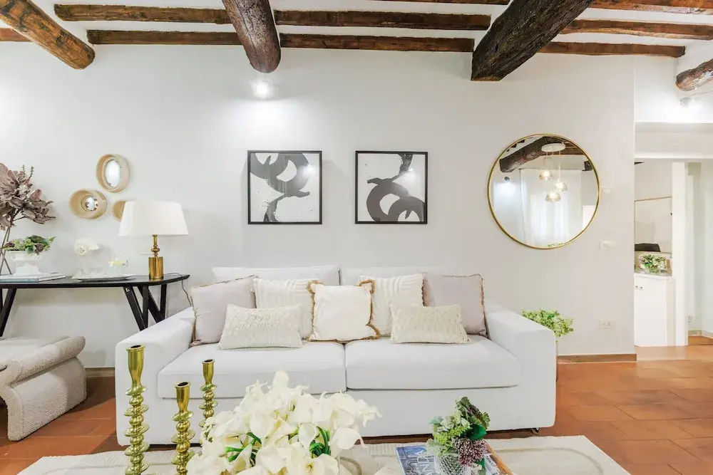 The Hidden Alley Apartment