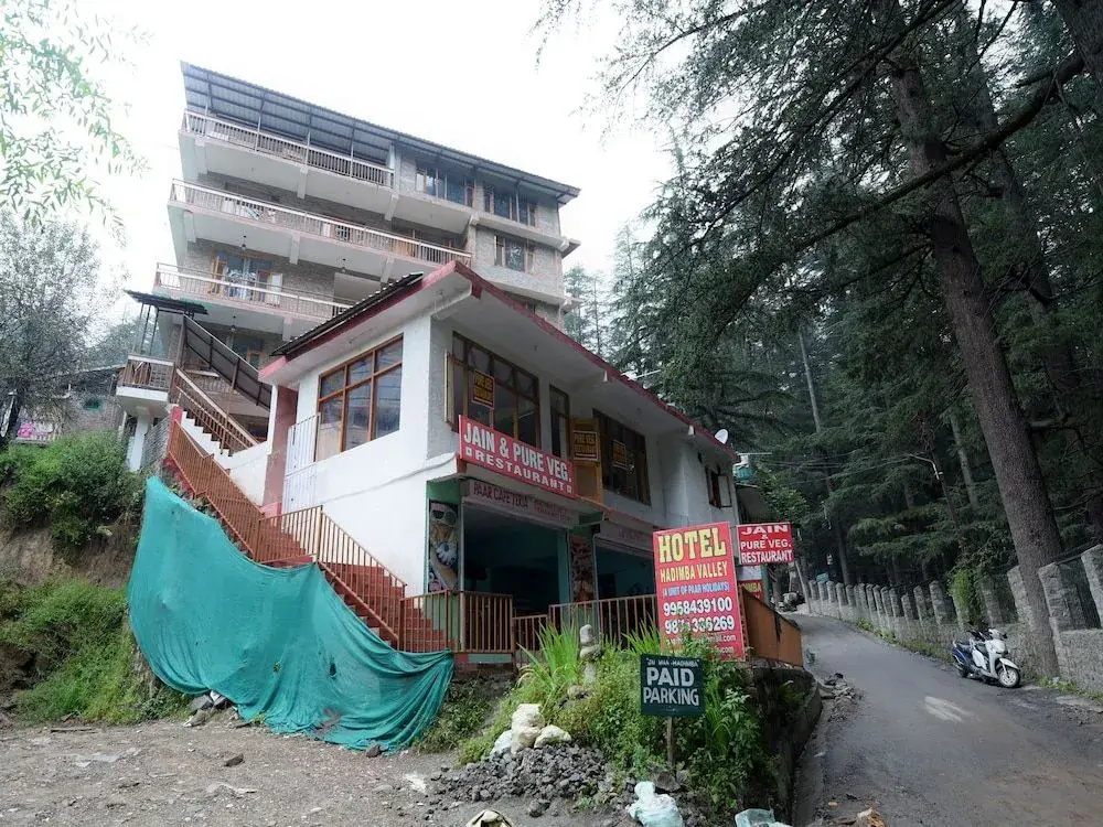 Oyo 18868 Hadimba Valley Manali