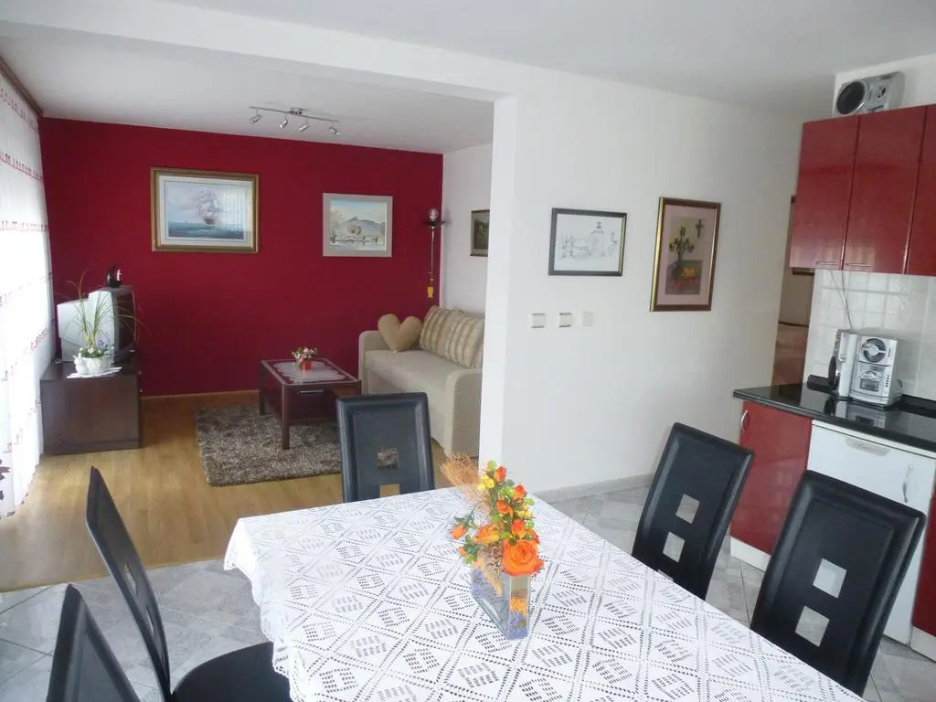 Apartments Miše