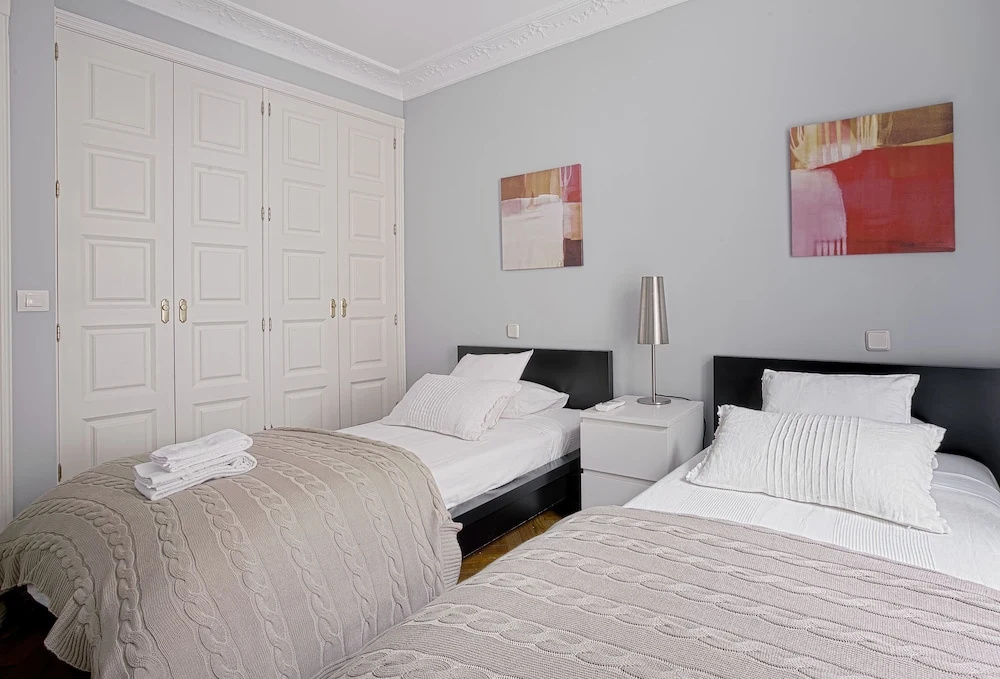Design Apartment in the Center of Madrid. 2bedrooms. Teatro Real III