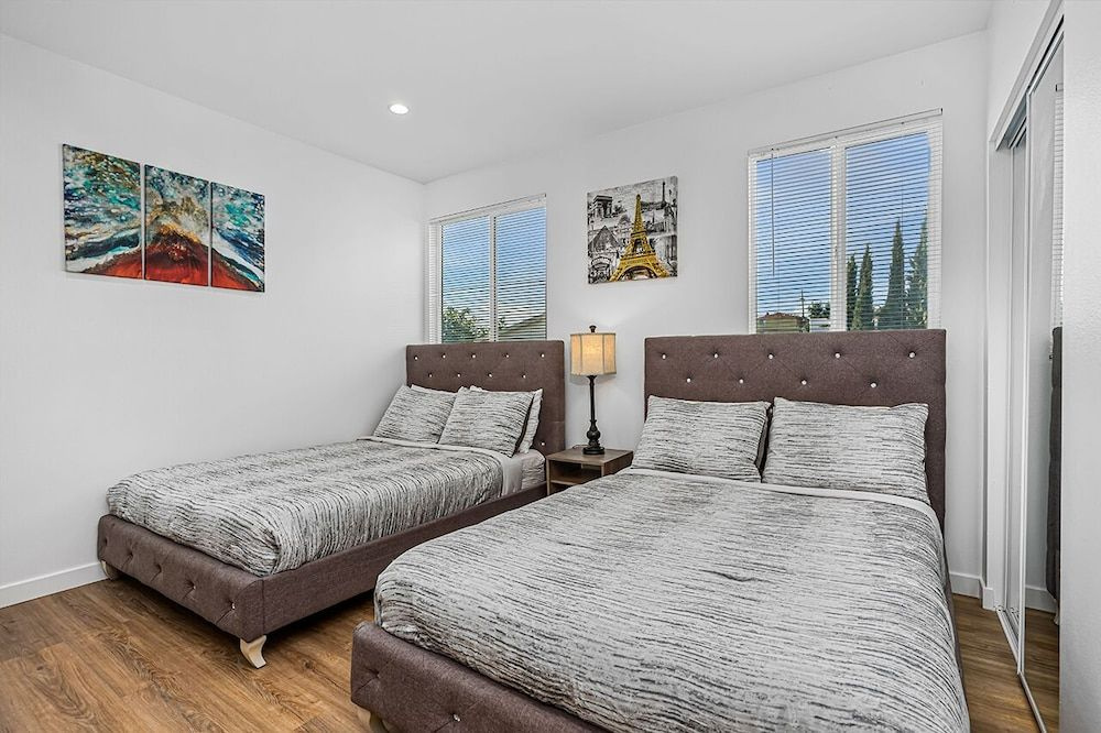 Downtown LA Stylish Suites