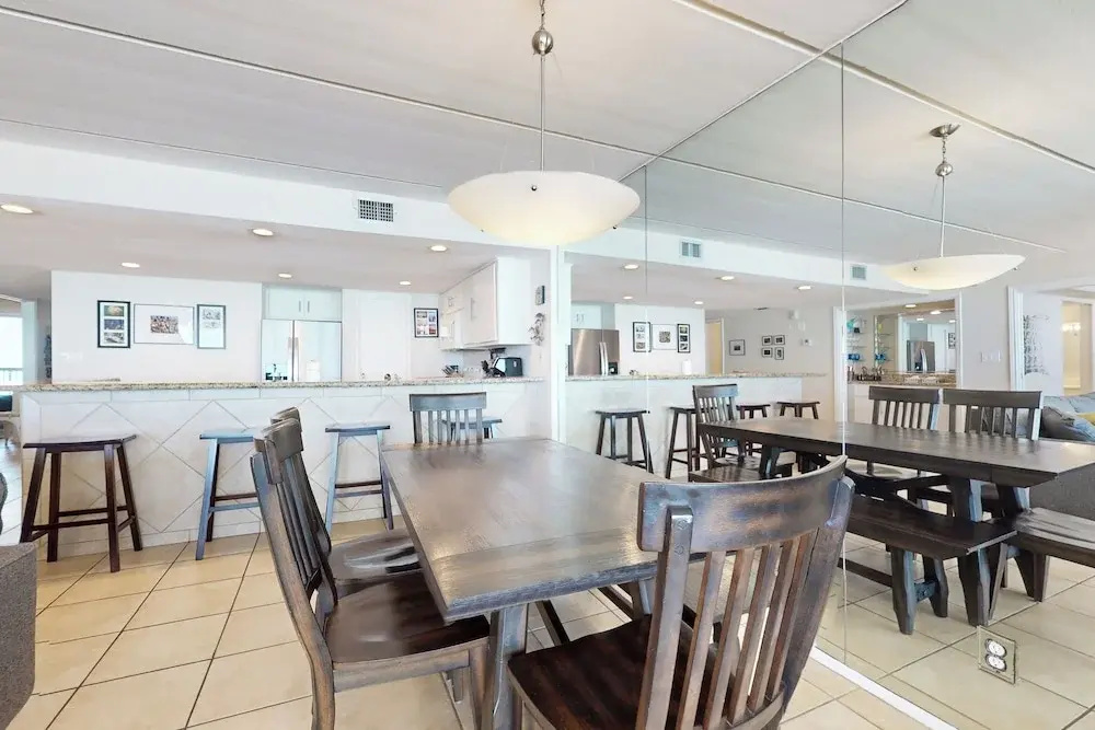 10th-floor 3BR Beachfront Condo w/ Views & Pool