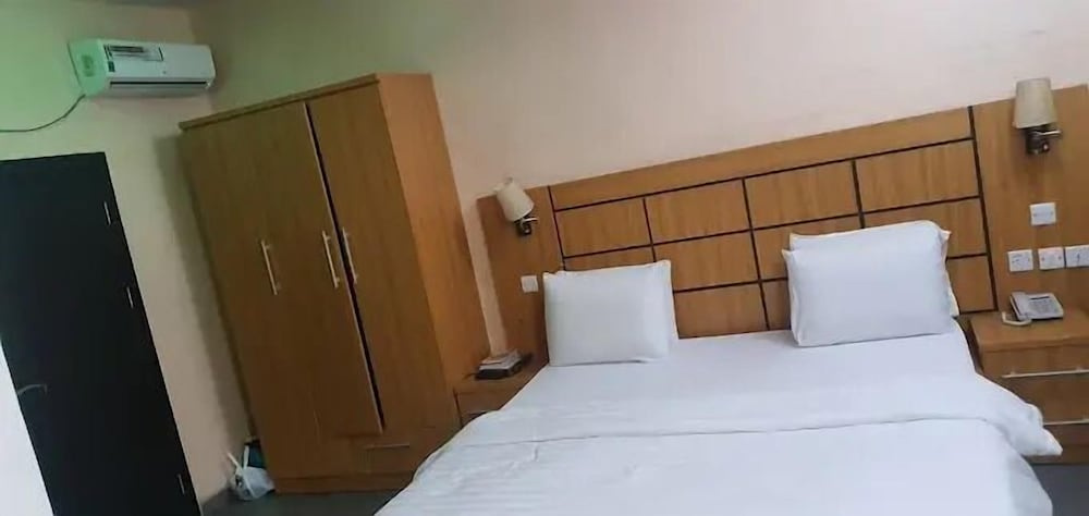 Sonamoni  Hotel