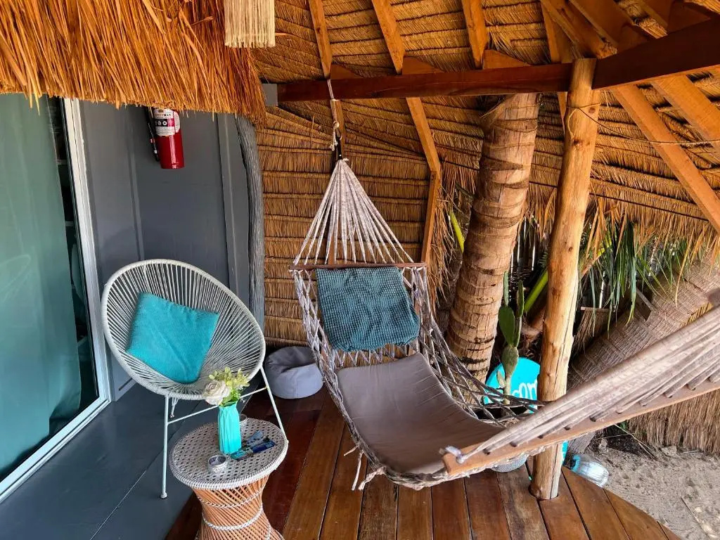 Sea Love Beach Bar & Bungalows