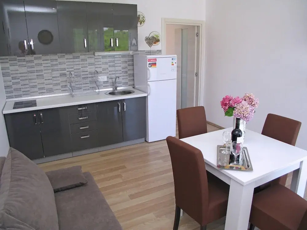 A1 - Modern apt With Balcony, sea View & Parking
