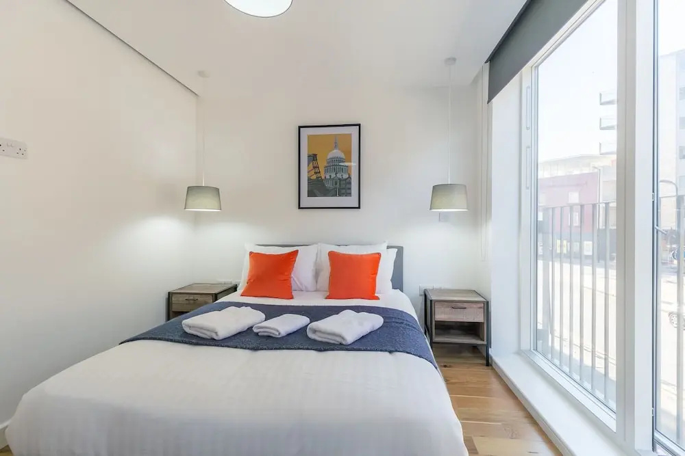 New Stylish 2 Bedroom Flat With Balcony Shoreditch
