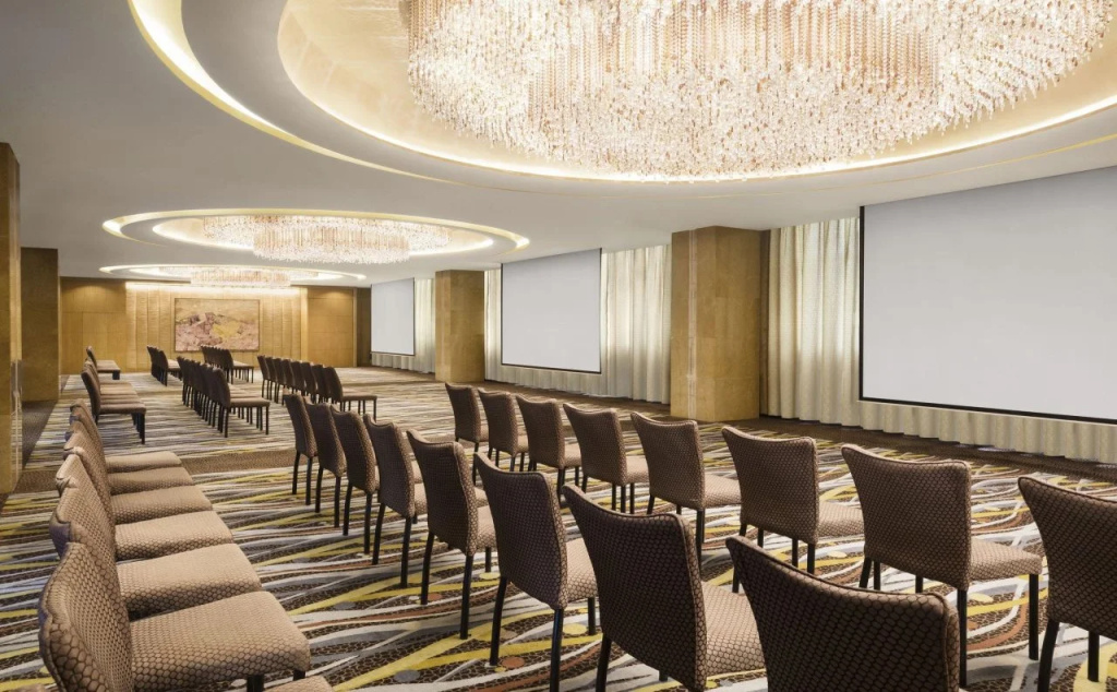 Sheraton Grand Shanghai Pudong Hotel & Residences