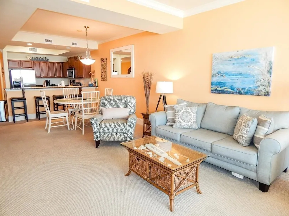 613 Holiday Isle 613 2 Bedroom Condo