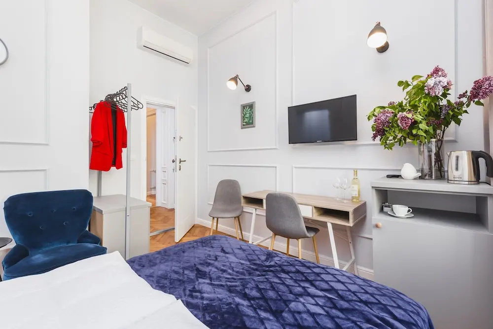 Traveler's Best Choice - Old Town Guesthouse - by Upstairs