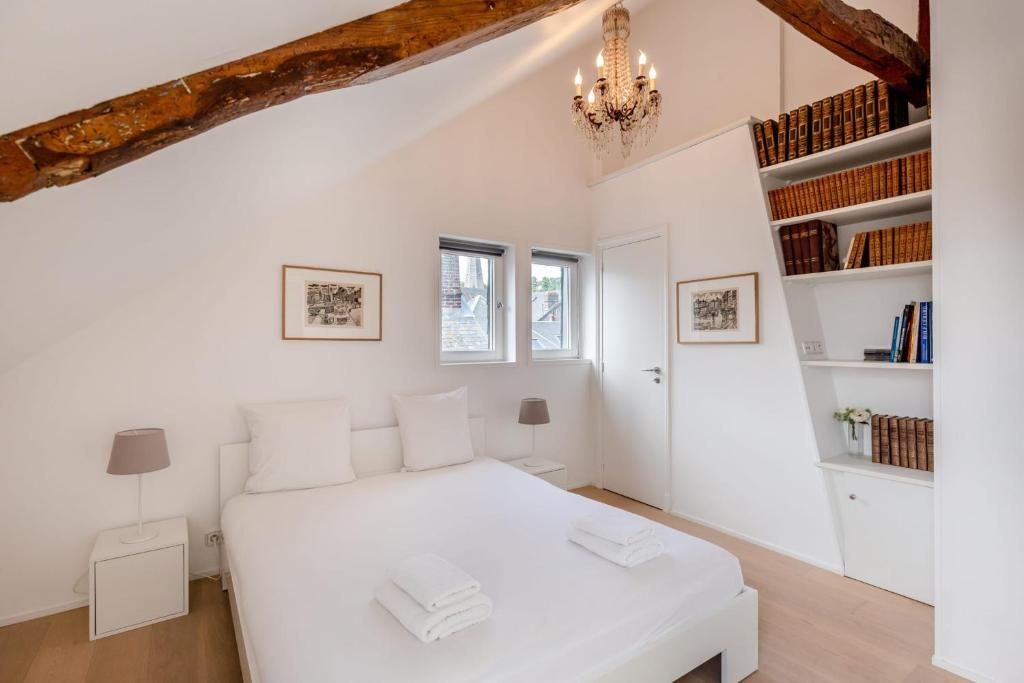 Hypolite 5 New- Elegant flat - 80 meters from the Port of Honfleur