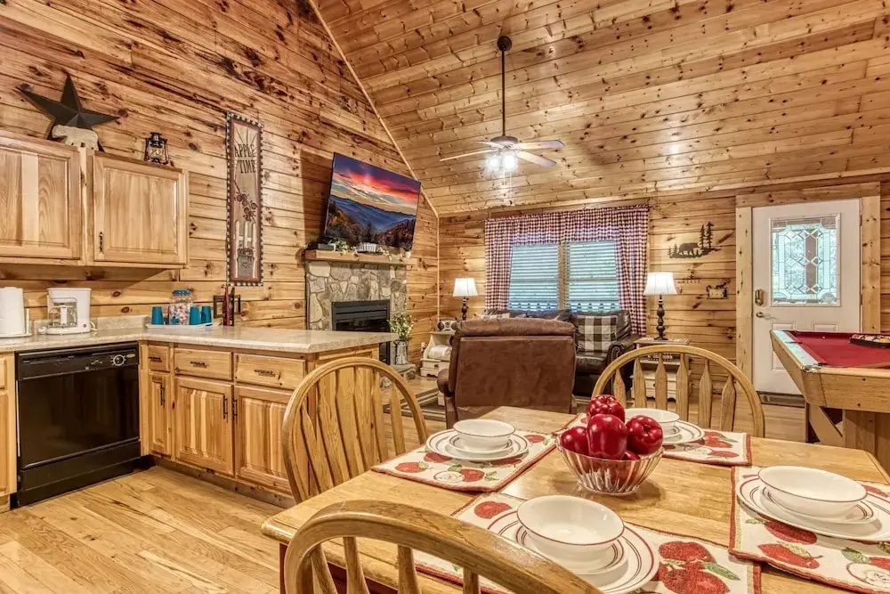 Little Slice of Heaven -1BR 1BA Close to Town and Resort Amenities cabin