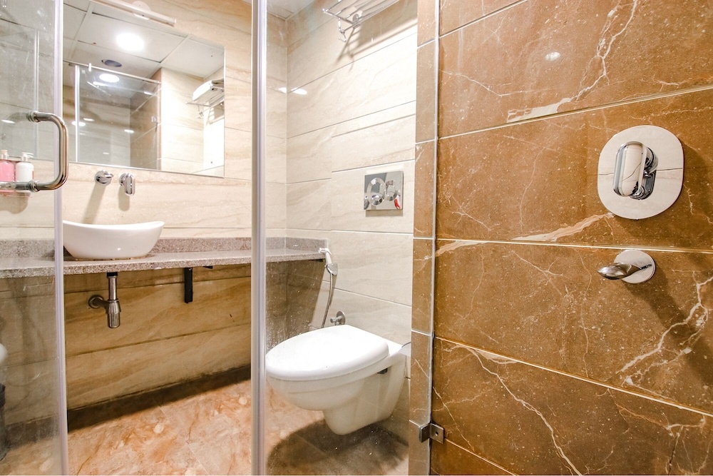 Lime Tree Hotel - Near Medanta Hospital