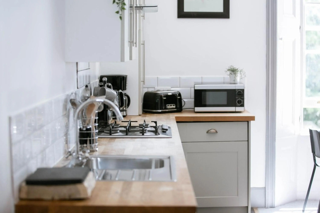Spacious, Quiet and Central Apartment With Parking