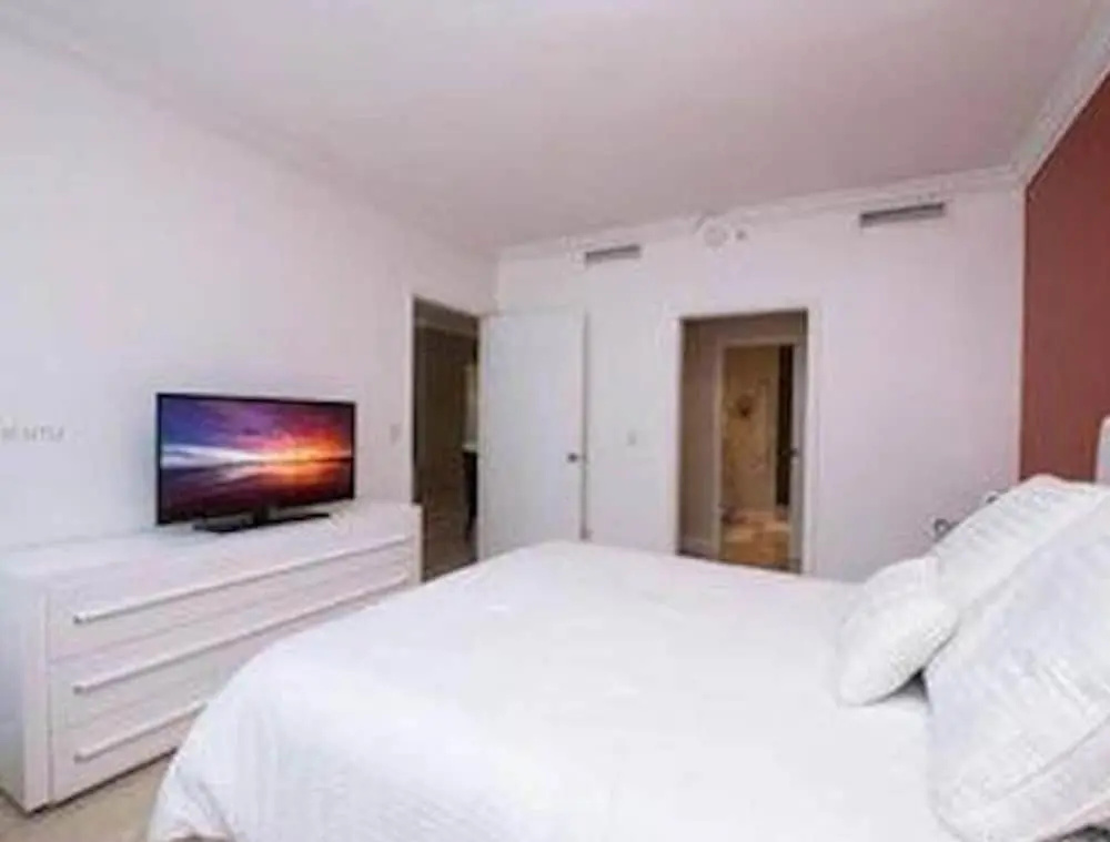 Beautiful Miami Brickell 2 Bedroom 2 Bathroom Apartment in the Sky Sleeps 4