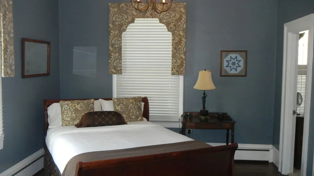 The Ashford Inn