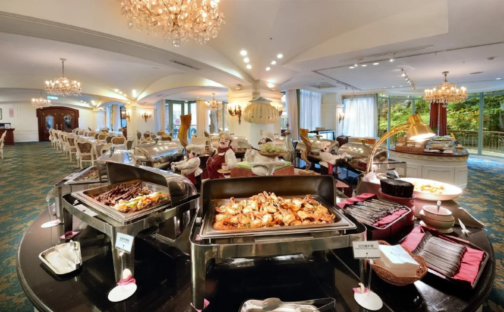 Le Midi Hotel Chitou