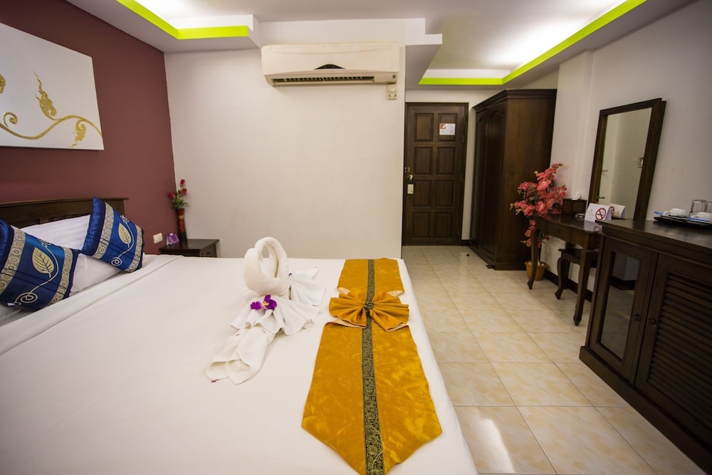 Luxur Boutique Hotel Patong