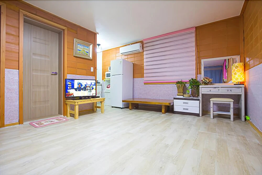 Haenam Sunset Glowing Sea Pension