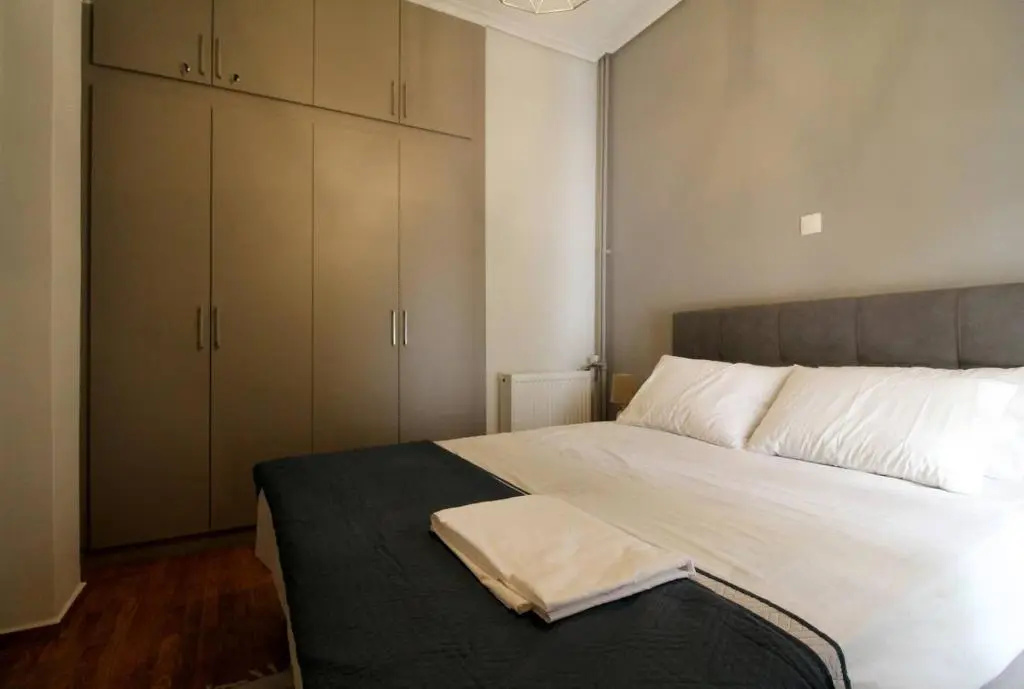 Luxury flat in Hilton, central Athens, 3' metro, VFM!
