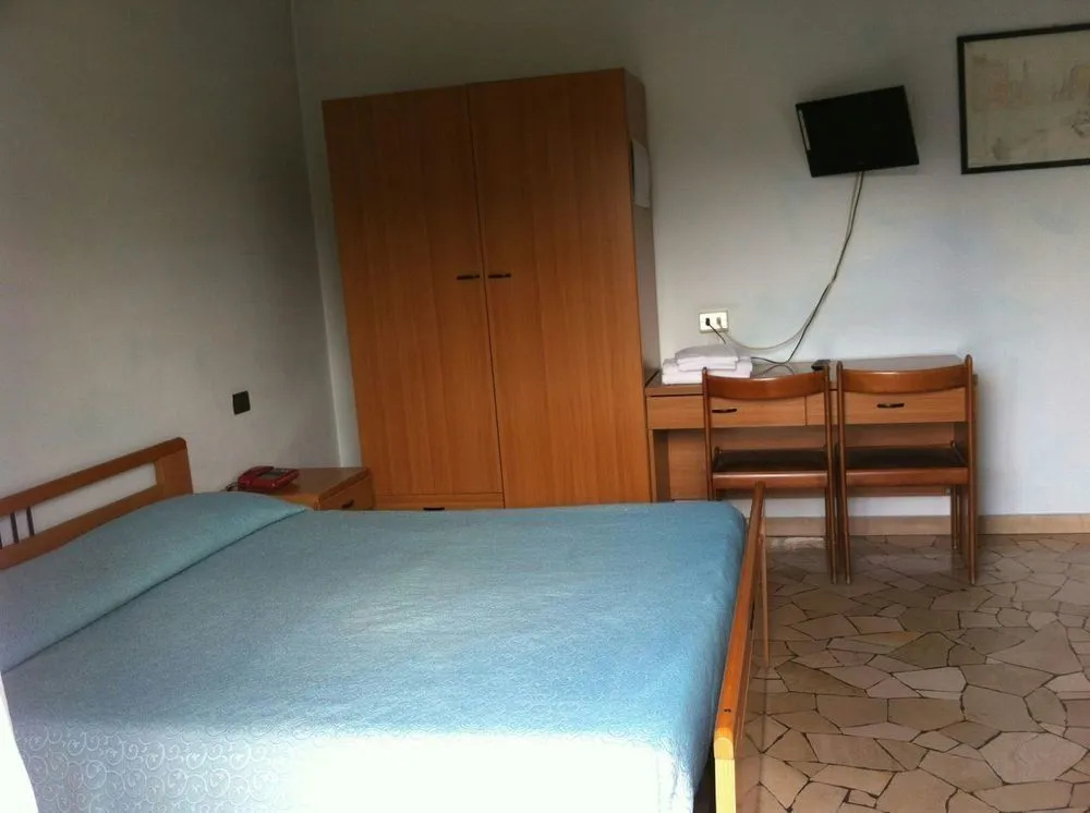 hotel mira