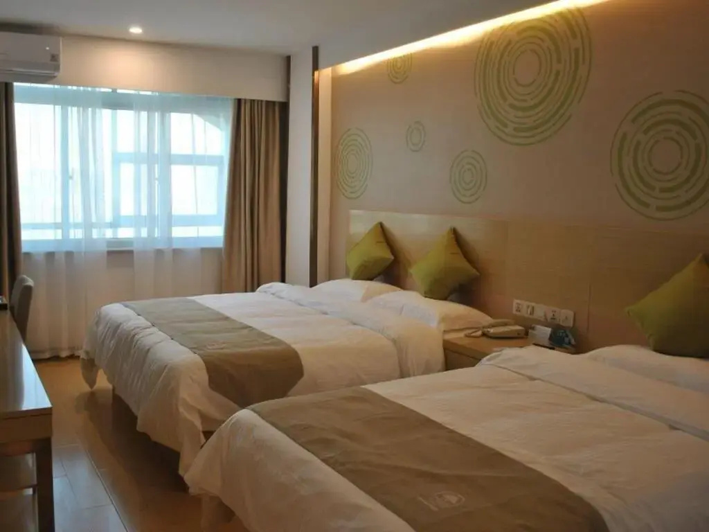 Piper Cloud Hotel (Shangqiu Shenhuo Avenue Railway Station)
