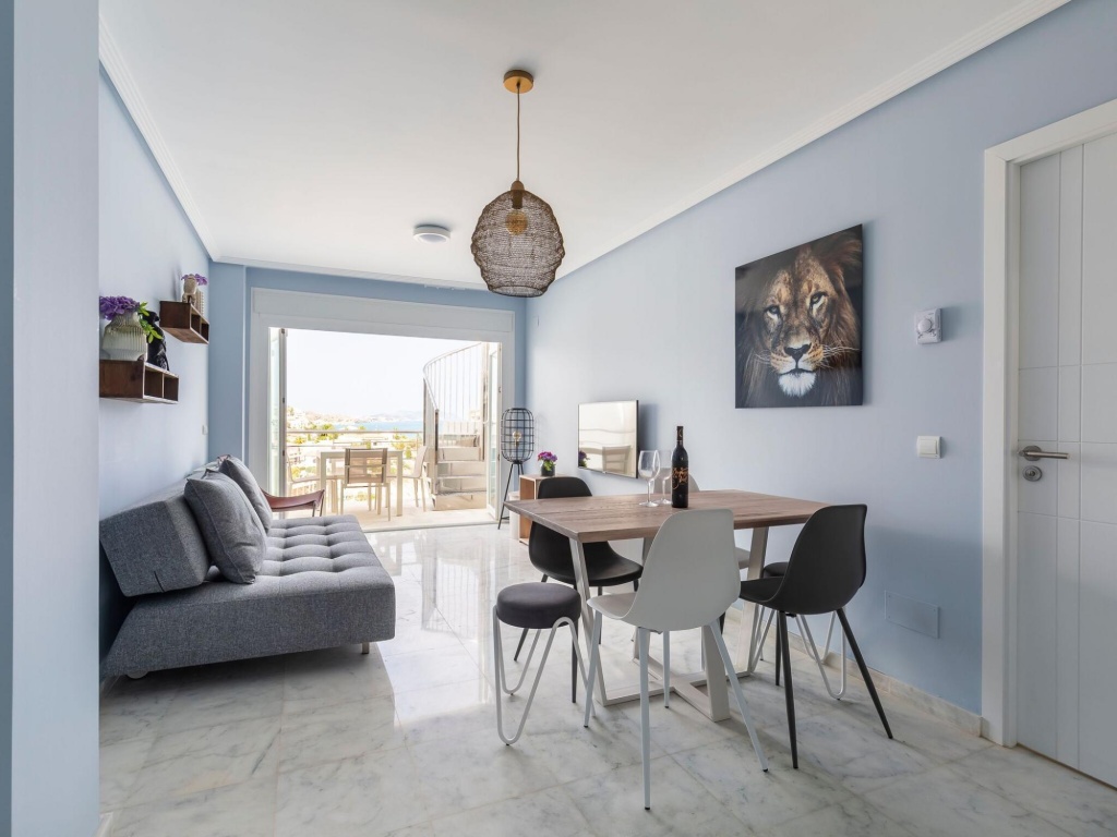 Modern apartment with roof terrace and sea view